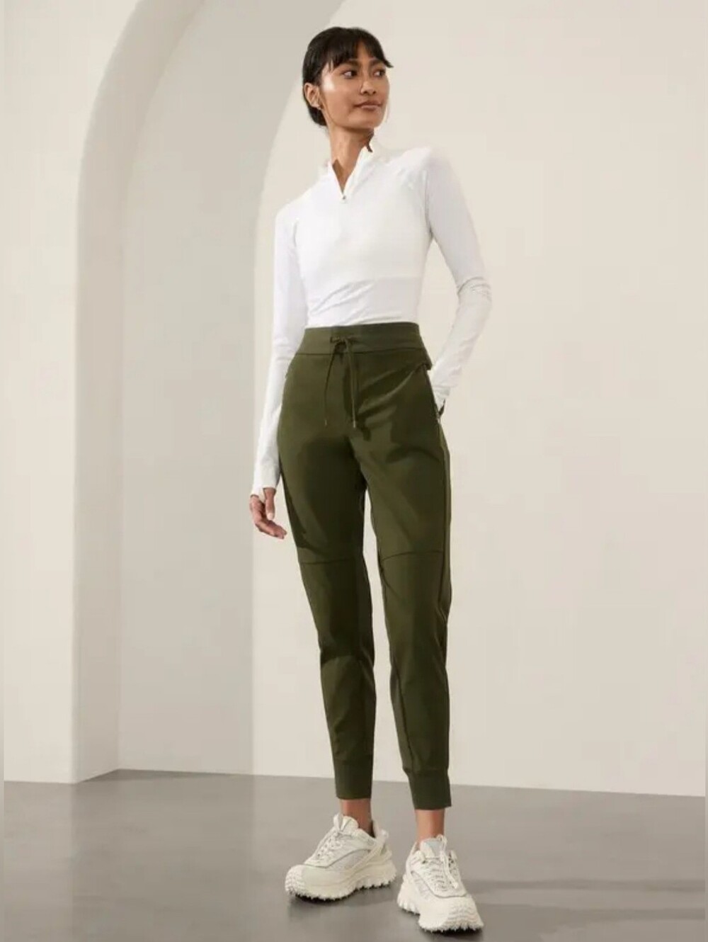 NWOT Athleta Headlands Hybrid Trek Jogger